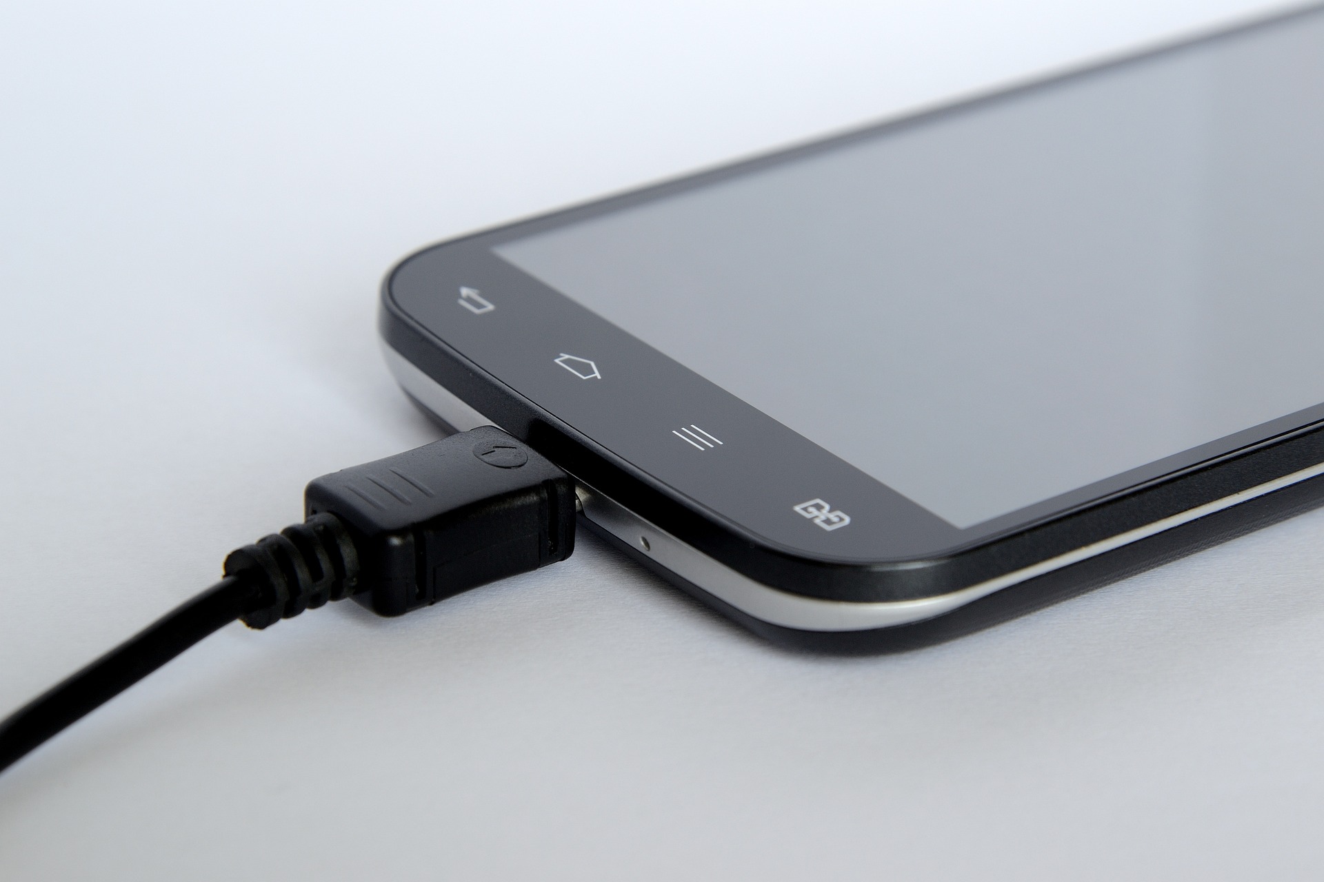 ประโยชน์ของ หัวชาร์จ fast charge ที่คุณควรรู้